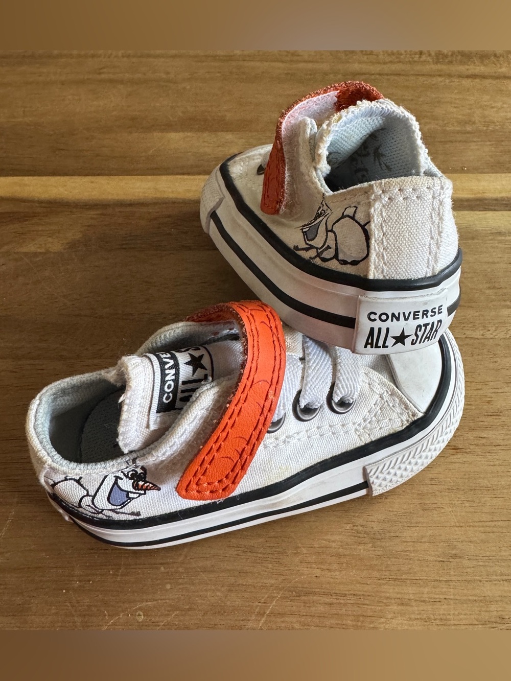 Disney x Converse Frozen Olaf Velcro Baby Sneakers